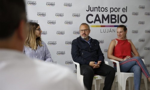 Gestión, intercambio de ideas y fiesta cívica: Valenzuela recorrió Luján, Mercedes y Suipacha