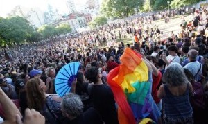 Multitudinaria marcha contra los discursos de odio de Milei