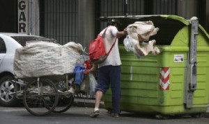 La pobreza alcanzó al 52 % de la población en el primer semestre del 2024