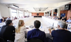 Kicillof se reunió con intendentes bonaerenses en Villa Gesell