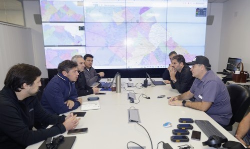 Puente 12: Kicillof encabezó una reunión de emergencia en el centro operativo que coordina la asistencia frente al temporal
