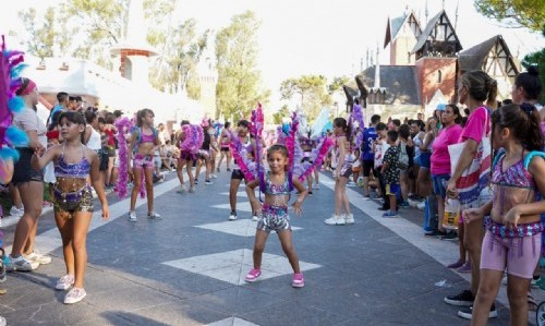La Plata: una multitud vibró al ritmo del Carnaval de la República de los Niños