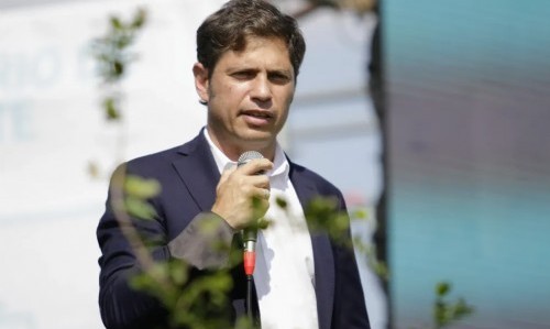 Kicillof afirmó que denunciará a Milei y lo acusó de ser “el principal responsable del narcotráfico”