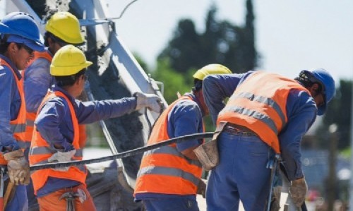Reforma laboral del Gobierno: qué propone sobre vacaciones, indemnizaciones, despidos y los “bancos de horas”