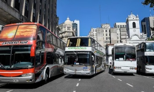 El Gobierno oficializó la desregulación del transporte de media y larga distancia