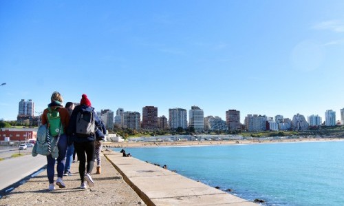 Fin de semana largo: menos viajeros, menos consumo