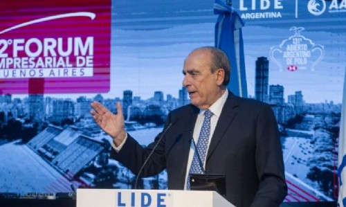 Francos renunció como Jefe de Gabinete y será reemplazado por Adorni