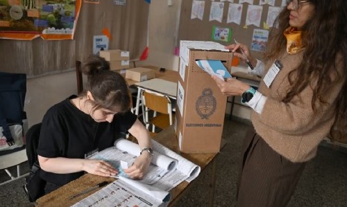 Tras el cierre de los comicios, el Gobierno destacó el debut de la Boleta Única