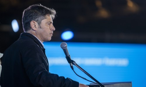 Kicillof habló con la militancia en el búnker de Fuerza Patria