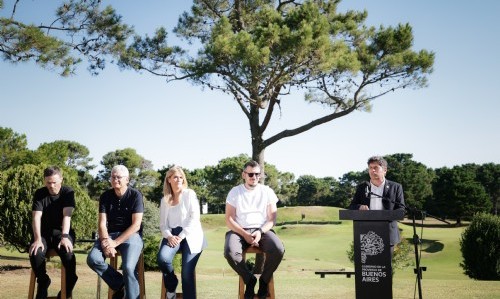 Kicillof: “Trabajamos para que la temporada resista a las políticas económicas que destruyen el turismo local”