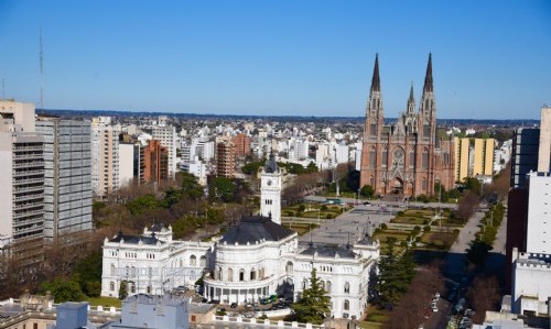 Vacaciones de invierno: la Municipalidad ofrece recorridos guiados gratuitos para descubrir La Plata